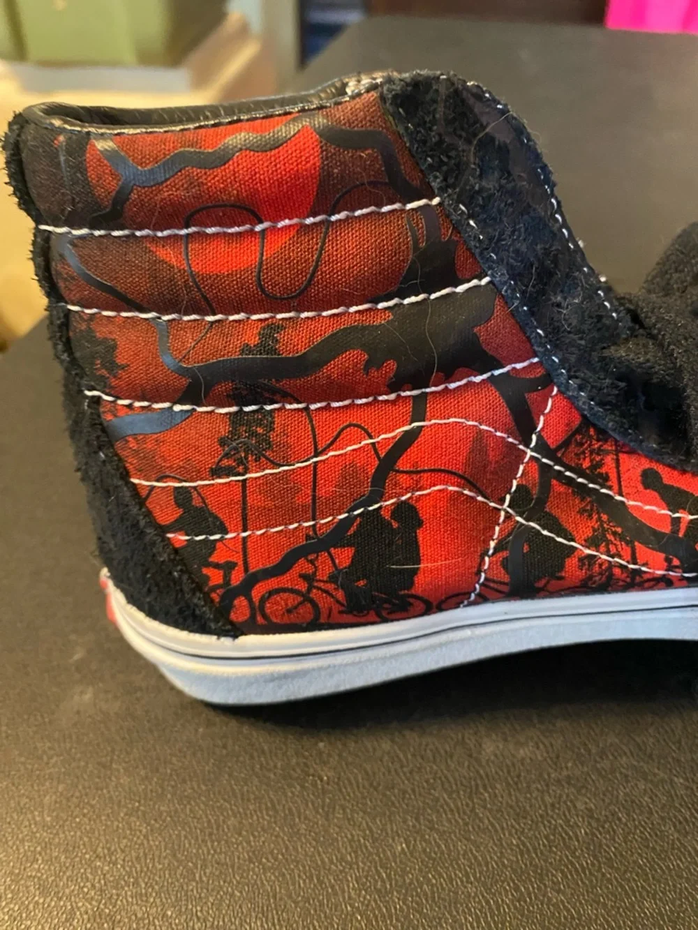 STRANGER THINGS Vans Red and Black Print high-top sneakers - Picture 8 of 14